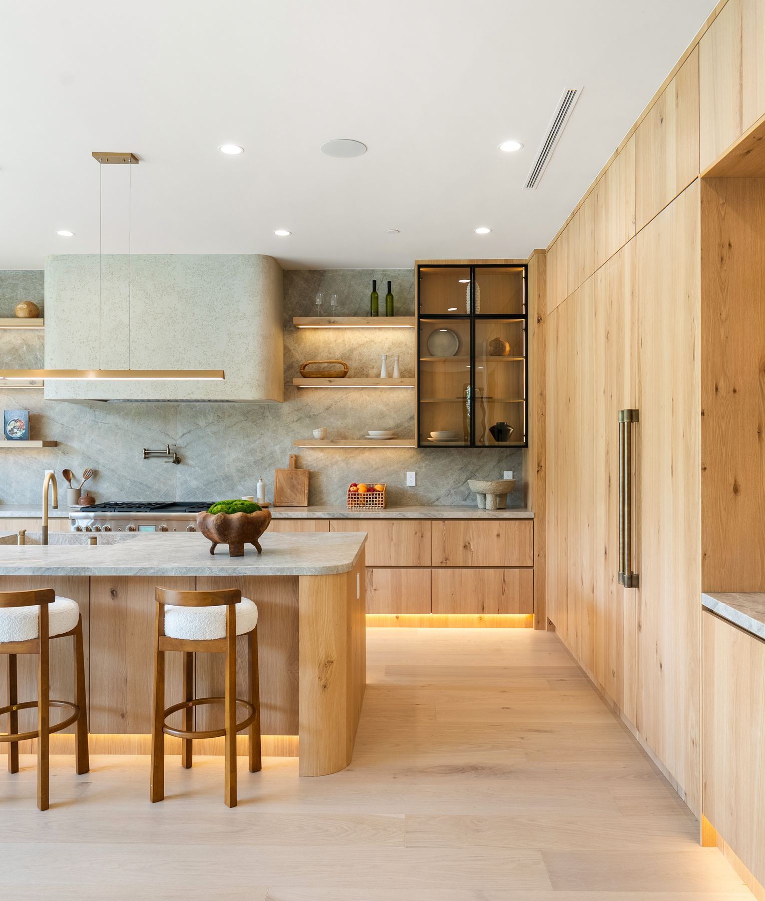 Luxury Home Builders custom home kitchen with custom shelving
